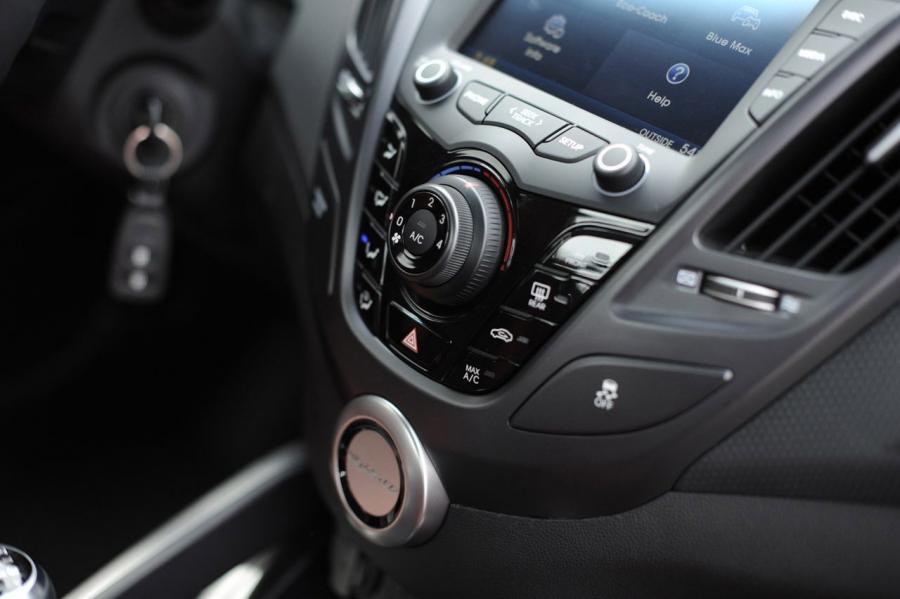  Hyundai Veloster Turbo R-Spec 2014 года  (фото 9 из 40)